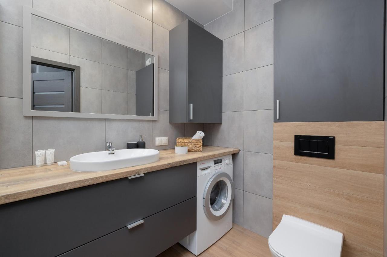 Osiedle Avia Family Apartment In Krakow With Balcony By Noclegi Renters Eksteriør bilde